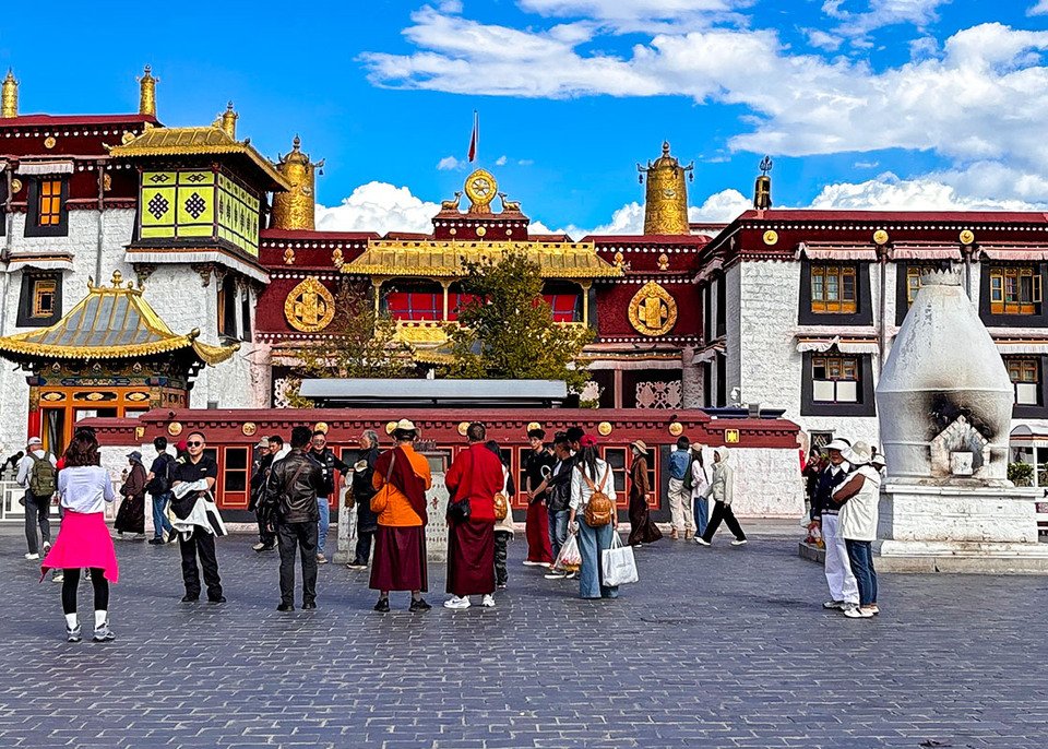 Historical China with Tibet