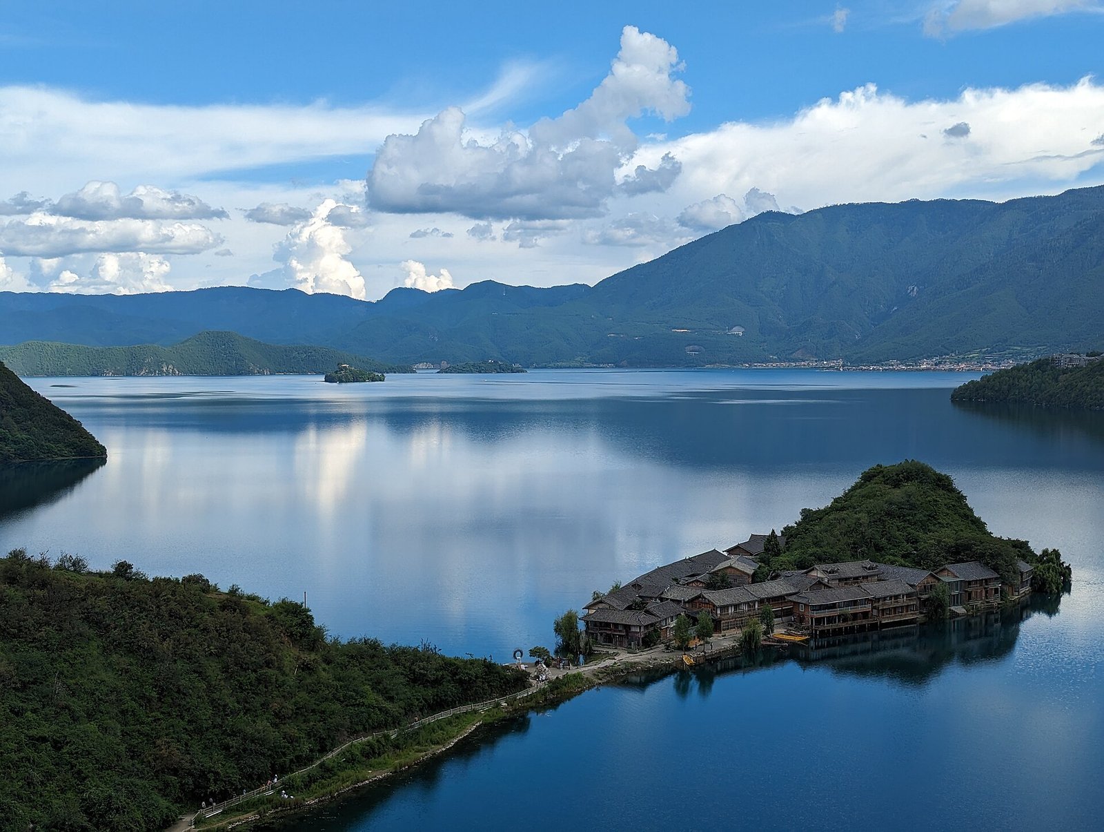 Lugu Lake tours in Yunnan
