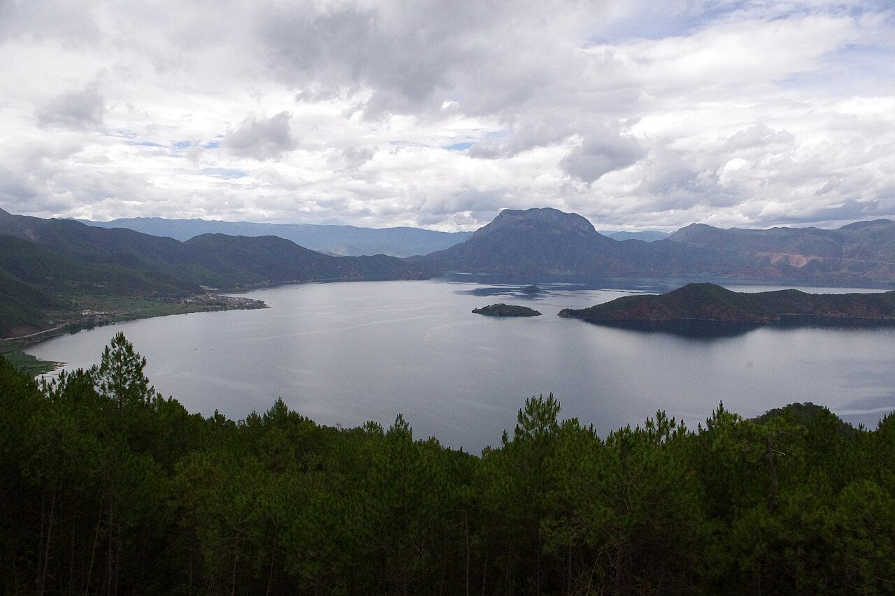 4-Day Lugu Lake Mosuo Culture Tour in Lugu Lake