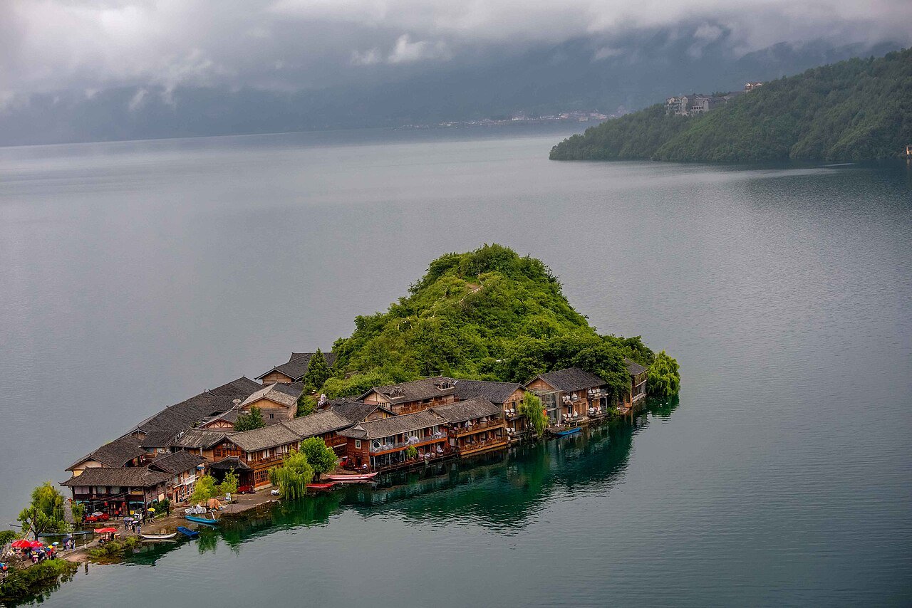 5-Day Lugu Lake Family Journey in Lugu Lake