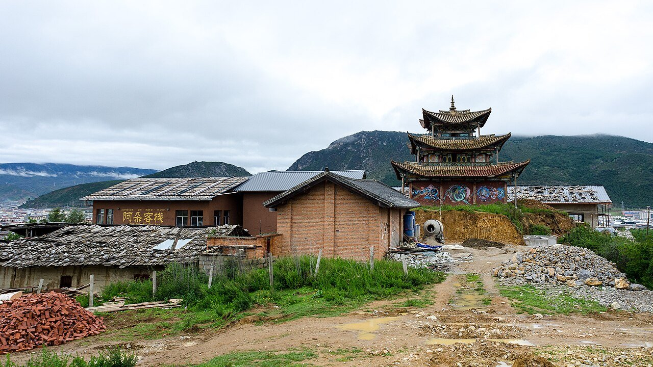 7-Day Slow Meili Mountain & Culture Tour in Yunnan