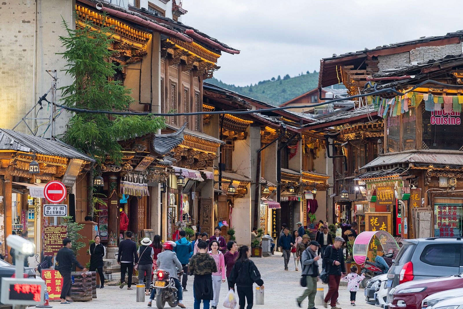 2-Day Shangri-La Essence Tour in Yunnan