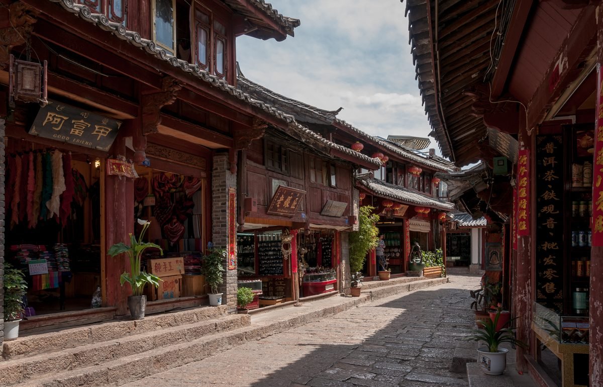 6-Day Shangri-La, Tiger Gorge & Lijiang Tour in Yunnan