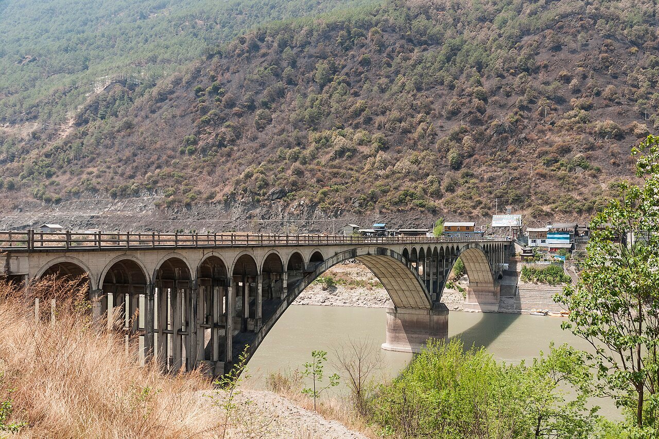 4-Day Family Tiger Gorge Discovery in Yunnan