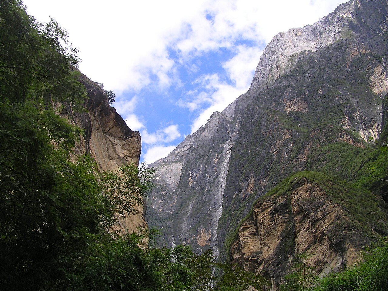 5-Day Tiger Gorge Photography Journey in Yunnan