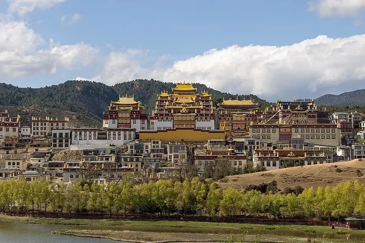 Ancient Town to Sacred Land — itinerary scenery