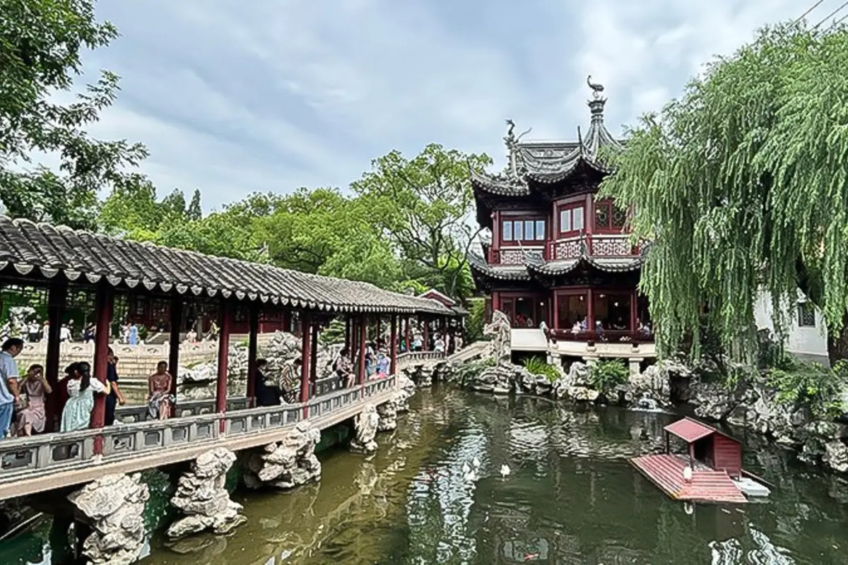 Shanghai scene before departure