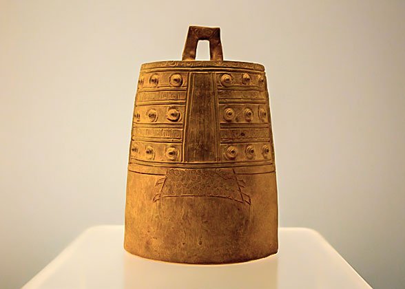 Pottery Imitating Bronze Wares