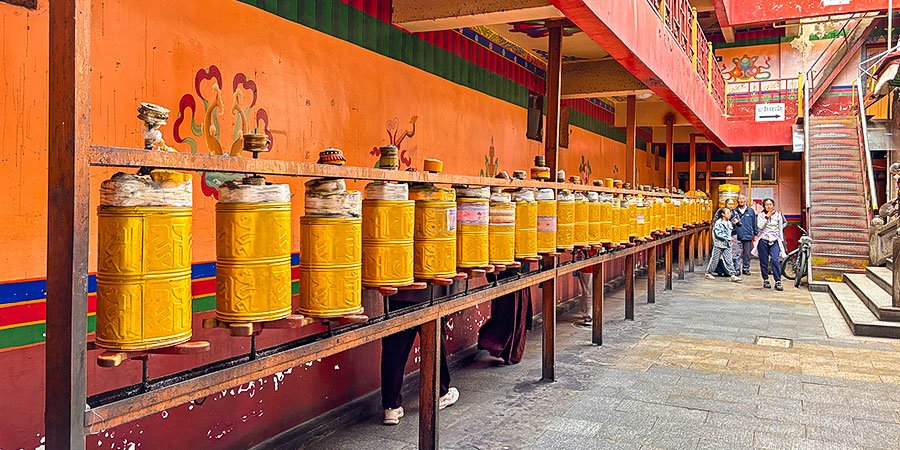 Quiet Jokhang Temple in January