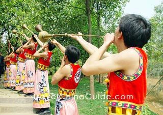 Liu Yue Liu: Buyi People Play Suona