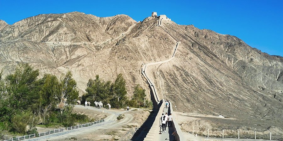 Overhanging Great Wall