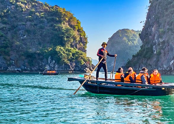 Water Activity on Ha Long Bay Water Activity on Ha Long Bay