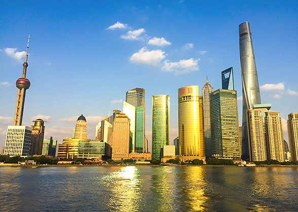 Stunning Skyscrapers Seen from the Bund