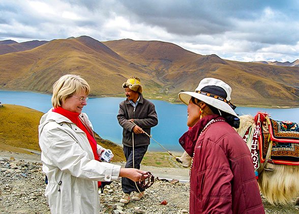 Our Guests at Yamdrok Yumtso Lake