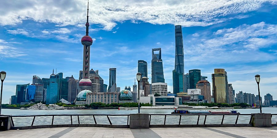 Sunny View of the Bund