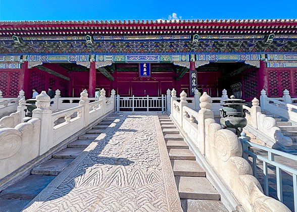 Front Carving & Steps of the Hall