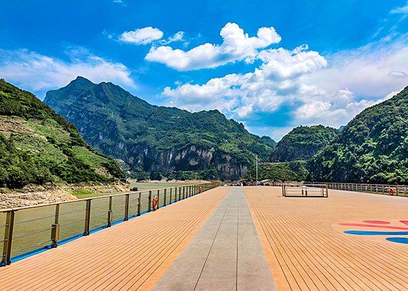 Scorching Yangtze Cruise Ship Deck in Summer
