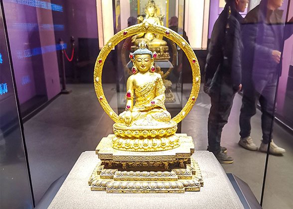 Explore Potala Palace Treasures Explore Potala Palace Treasures