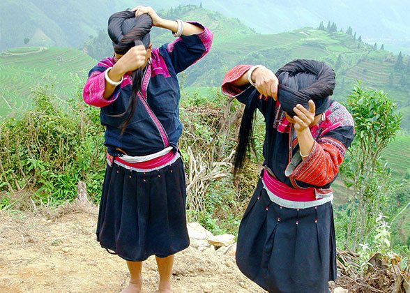 The Yao Women Knotting Their Hair The Yao Women Knotting Their Hair