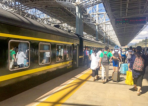 Platform of Dali Railway Station