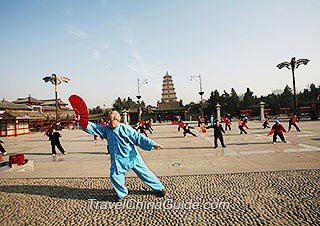 Tai Chi fan performance in Xian