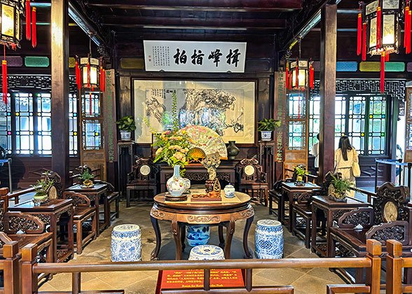 Traditional House Decoration Traditional House Decoration