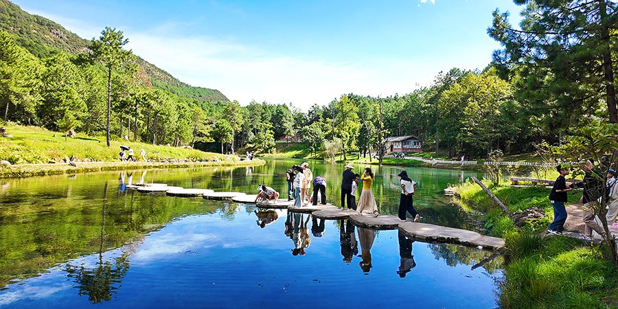 Spring Outing during Qingming Festival