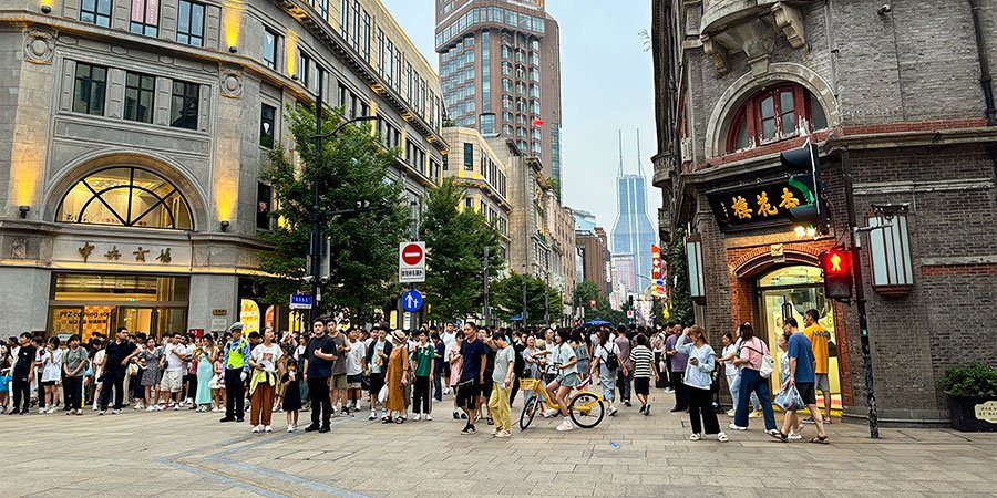 Crowded Nanjing Road in July
