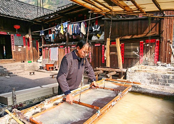 Paper making in Shiqiao Miao Village Paper making in Shiqiao Miao Village