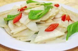 Sliced Potato with Chili Peppers