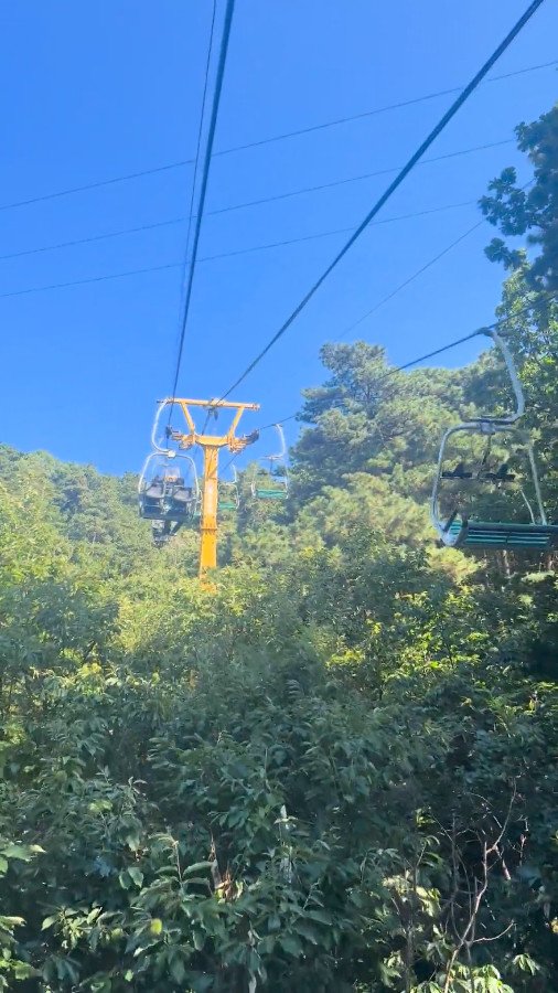 Chairlift Ascending, Mutianyu Great Wall