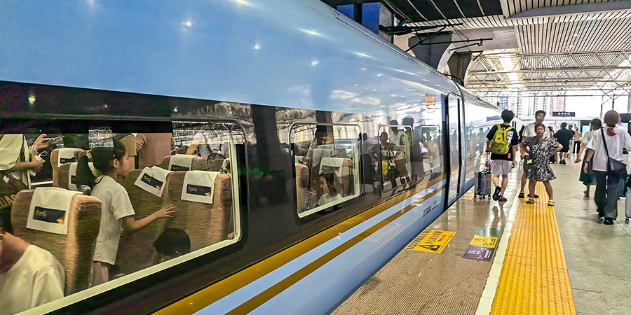 Platform of Changsha Railway Station