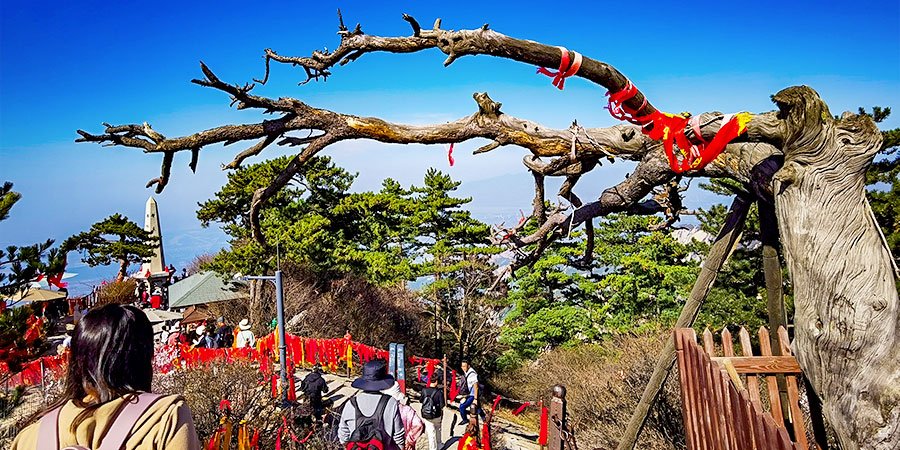 Mt. Huashan West Peak with Yanggong Tower
