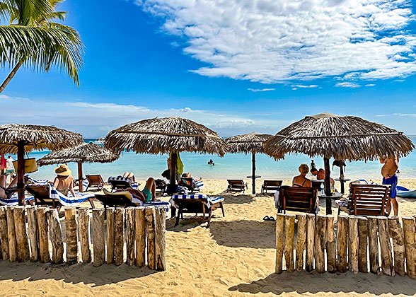 Relax at the Beach of Ifaty Relax at the Beach of Ifaty