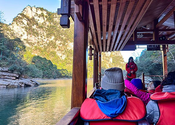 Sightsee on Boat