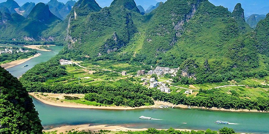 Xianggong Mountain on Warm and Clear Days