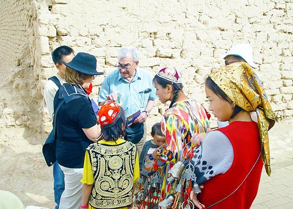 Meet Local People at the Gaochang Ruins Meet Local People at the Gaochang Ruins