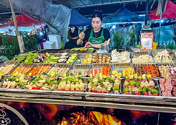 Taste the Local Snacks in Laos Taste the Local Snacks in Laos