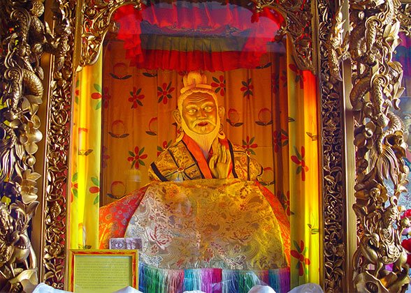 Statue of Youthck Yontan Gongbo