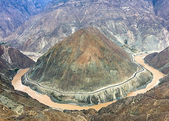 The First bend of Yangtze River The First bend of Yangtze River