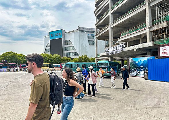 Shuttle Bus in Tianmen Mountain