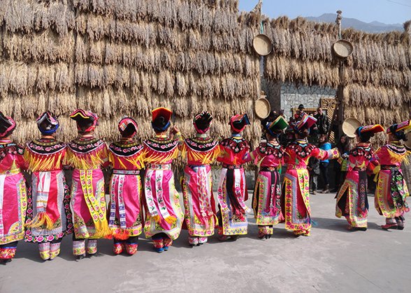 Qiang People Dancing, Songpan