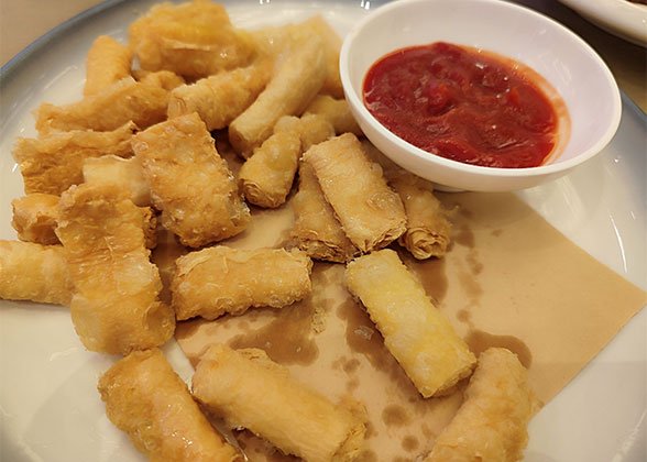 Deep-Fried Beancurd Rolls Stuffed with Minced Tenderloin