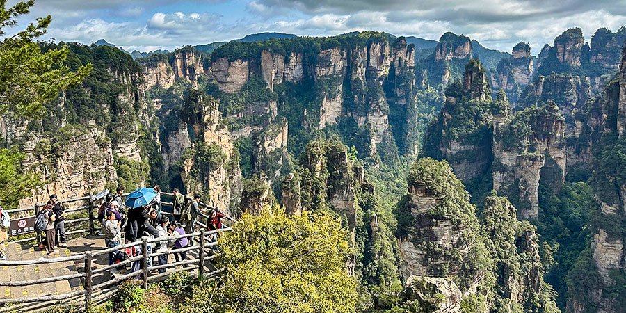 Cool but Crowded and Fogy Tianmen Mountain in Summer