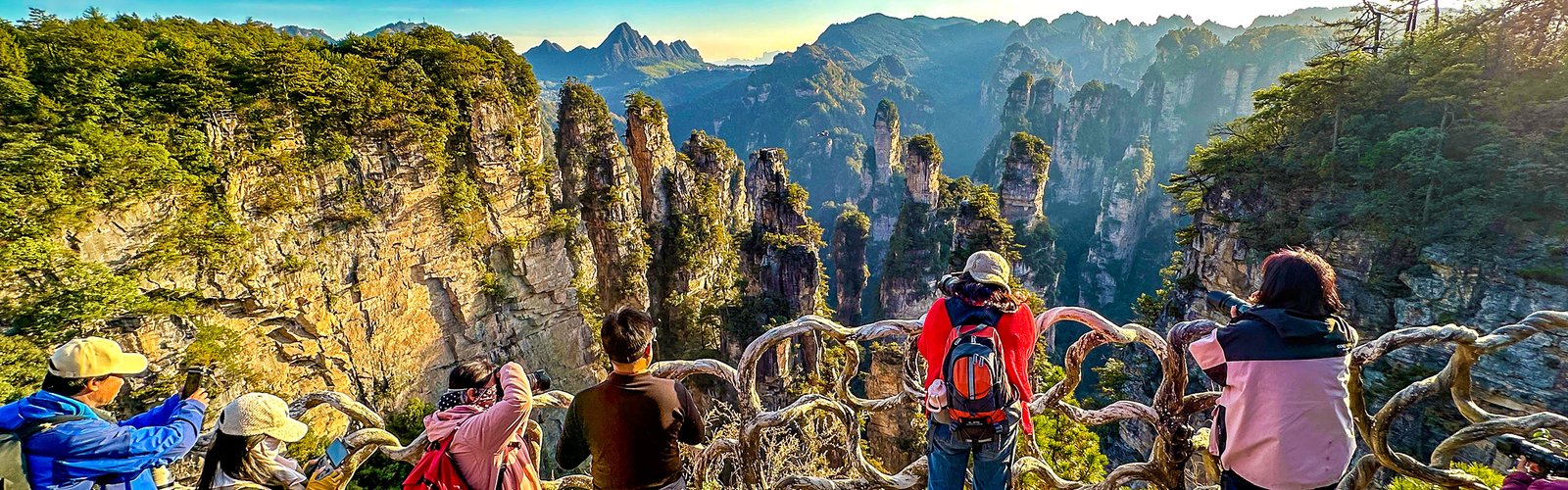 The Pland Road of Tianmen Mountain in Zhangjiajie The Pland Road of Tianmen Mountain in Zhangjiajie