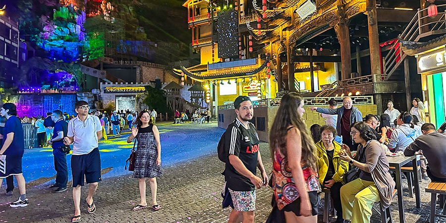 Nightlife in Zhangjiajie in May