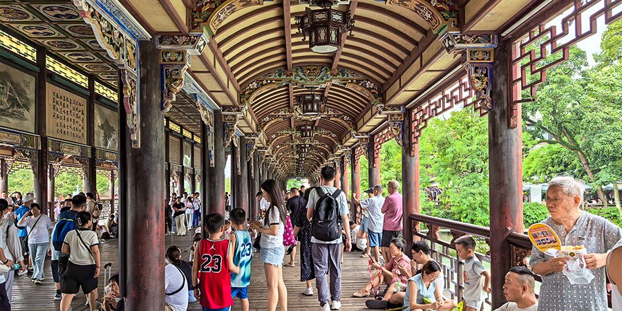 Hot and Numerous Tourists