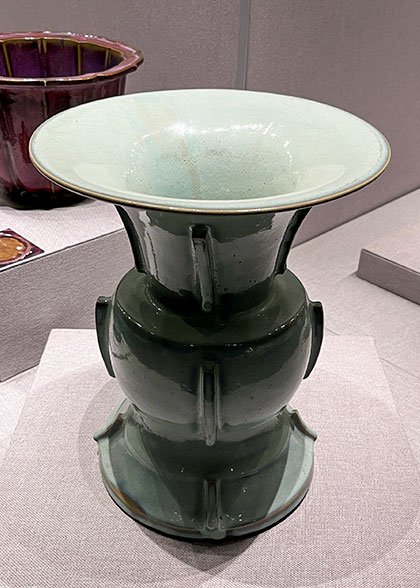 Jun Kiln Moon-white Glazed Vessel