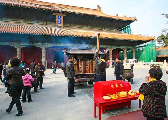 Worshipping at Confucius Temple