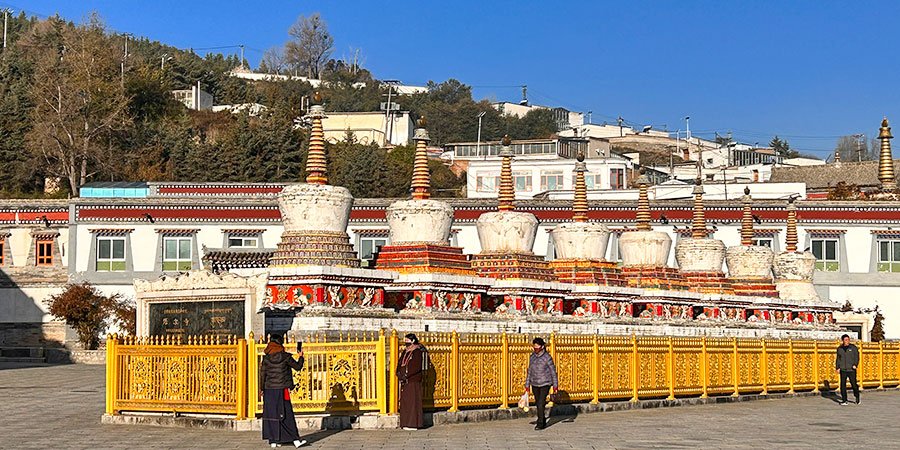 Stupas, Kumbum Monastery